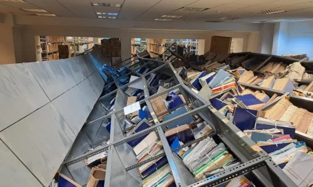Έπεσαν ράφια με δικογραφίες στην Εισαγγελία Πρωτοδικών Αθήνας και καταπλάκωσαν δύο άτομα